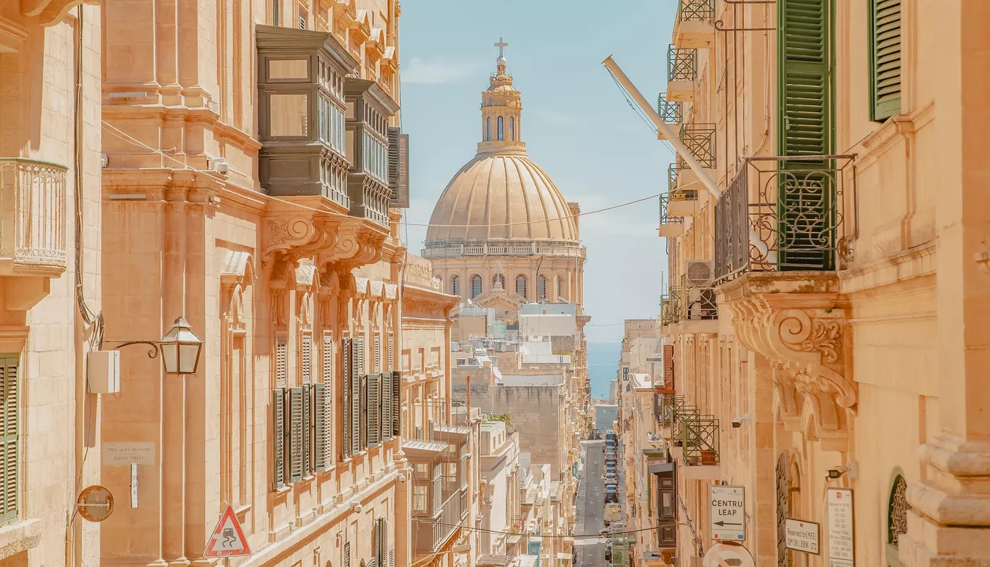 Explora Journeys · De Barcelona al Egeo