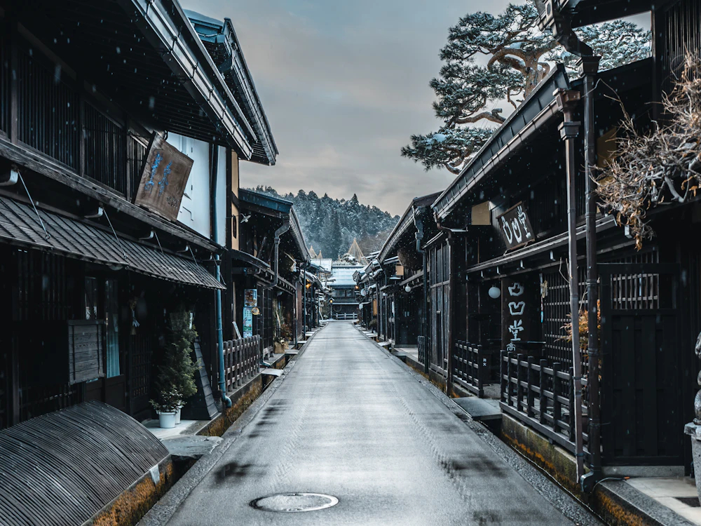Calle antigua de casas de madera en Takayama