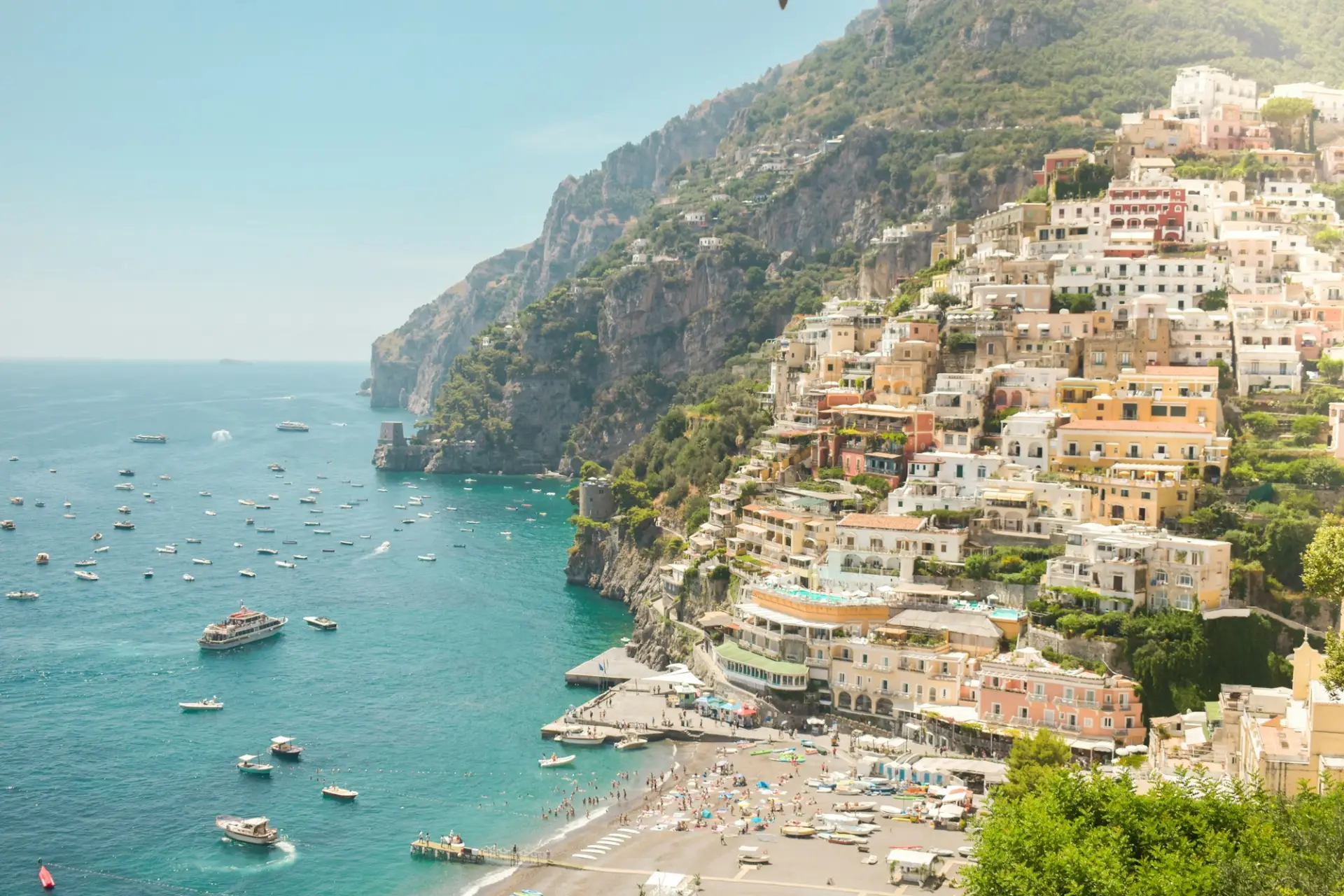 Positano y su bahía, en la costa Amalfitana